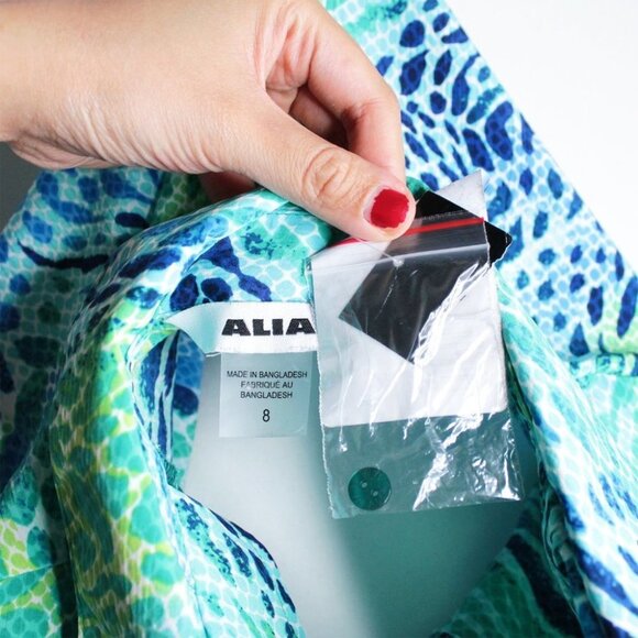 NWT Unisex Watercolor Print Button  Down Shirt by Alia - Picture 11 of 11